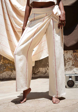 Zunguka wrap pants Hadithi